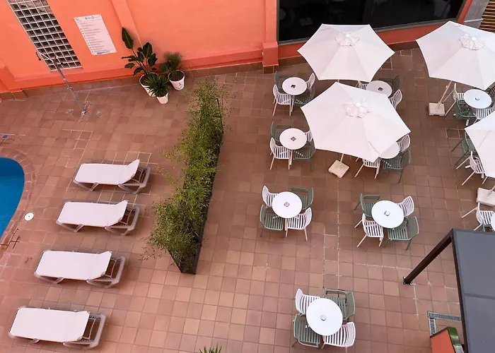 מלון Tossa Center 4*