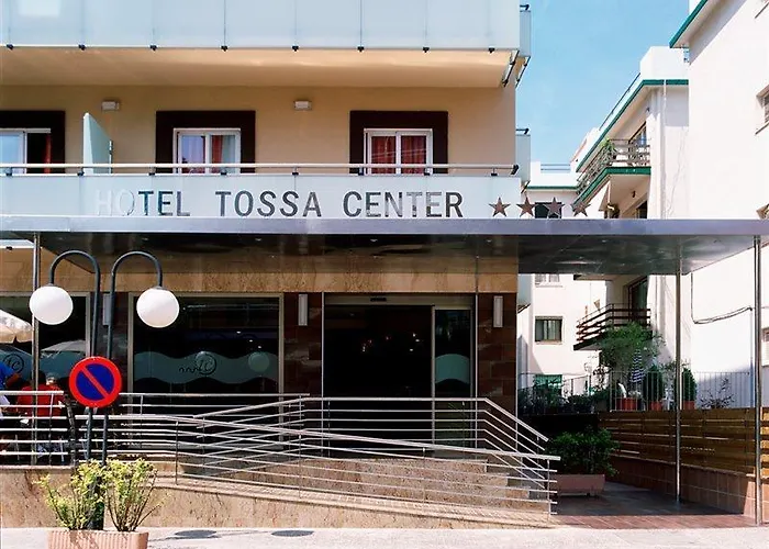 Tossa Center מלון