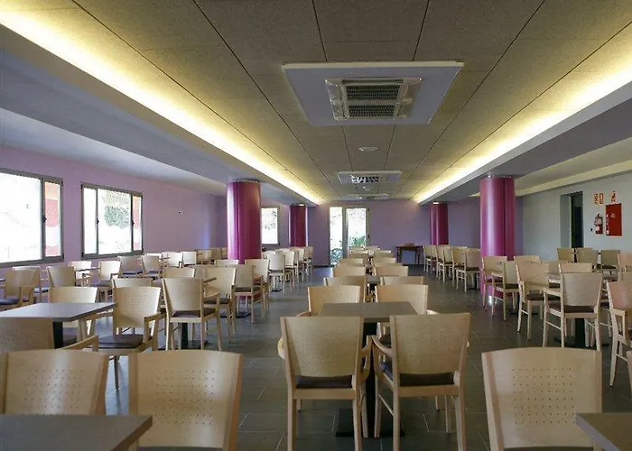 Tossa Center מלון