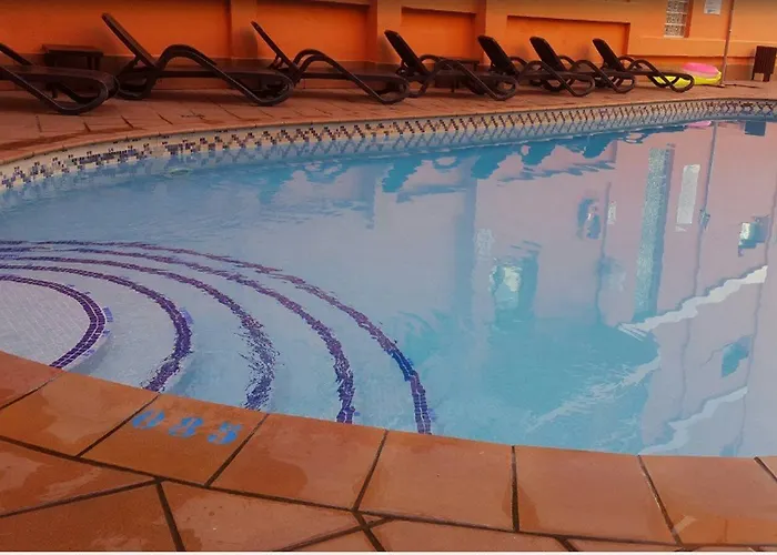 Tossa Center מלון