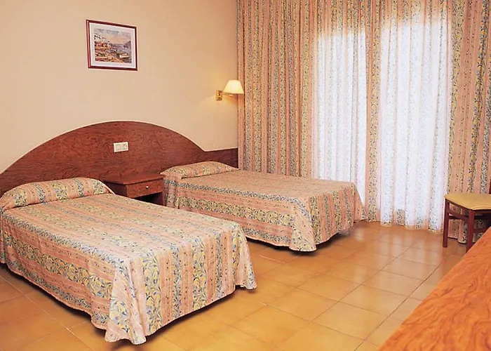 מלון Tossa Center 4*