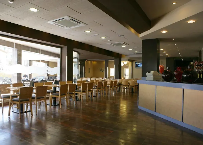 Tossa Center מלון